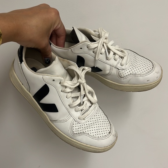 Veja Shoes - Veja Sneakers Size 8.5